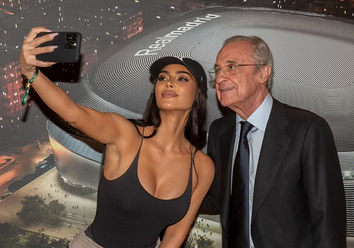 Kim Kardashian se hace un 'selfie' con Florentino Pérez en el Santiago Bernabéu