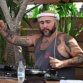 Las lujosas vacaciones de Kiko Rivera junto a Irene Rosales en Ibiza… y un mensaje envenenado