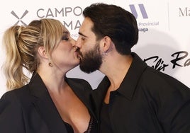 Marta Riesco y Alejandro Caraza exhiben su amor: selfies, besos y pasión en público