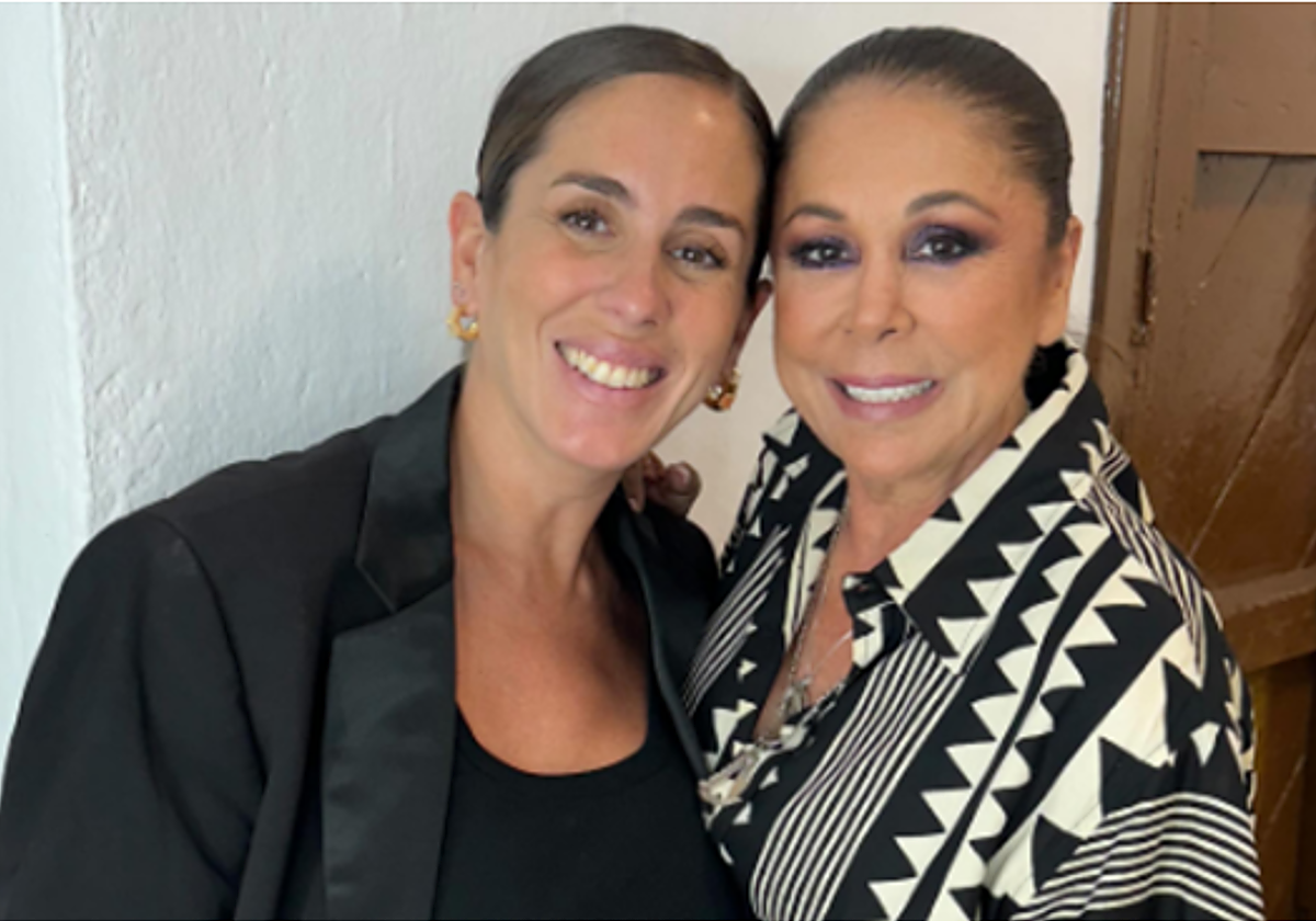 Anabel Pantoja, junto a su tía Isabel en una imagen de las redes sociales de la influencer.