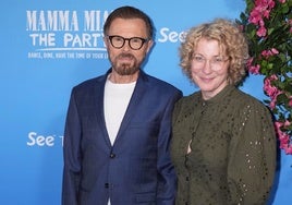 Björn Ulvaeus de ABBA se casa por tercera vez, con una mujer 28 años más joven que conoció en la 'promo' de su nuevo disco