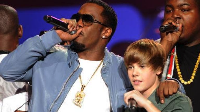 Puff Daddy junto a un jovencísimo Justin Bieber