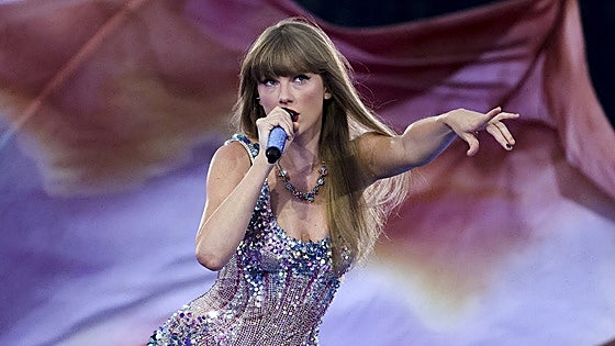 Taylor Swift, aplaudida y criticada por su donación millonaria tras los huracanes Helene y Milton