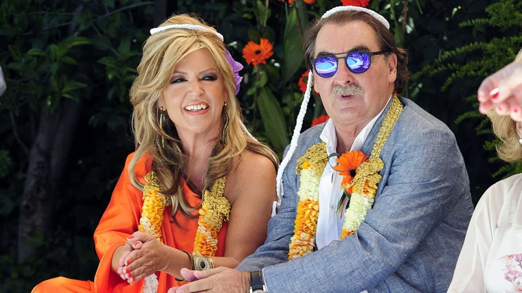 Lydia Lozano y su marido Charly en sus bodas de plata