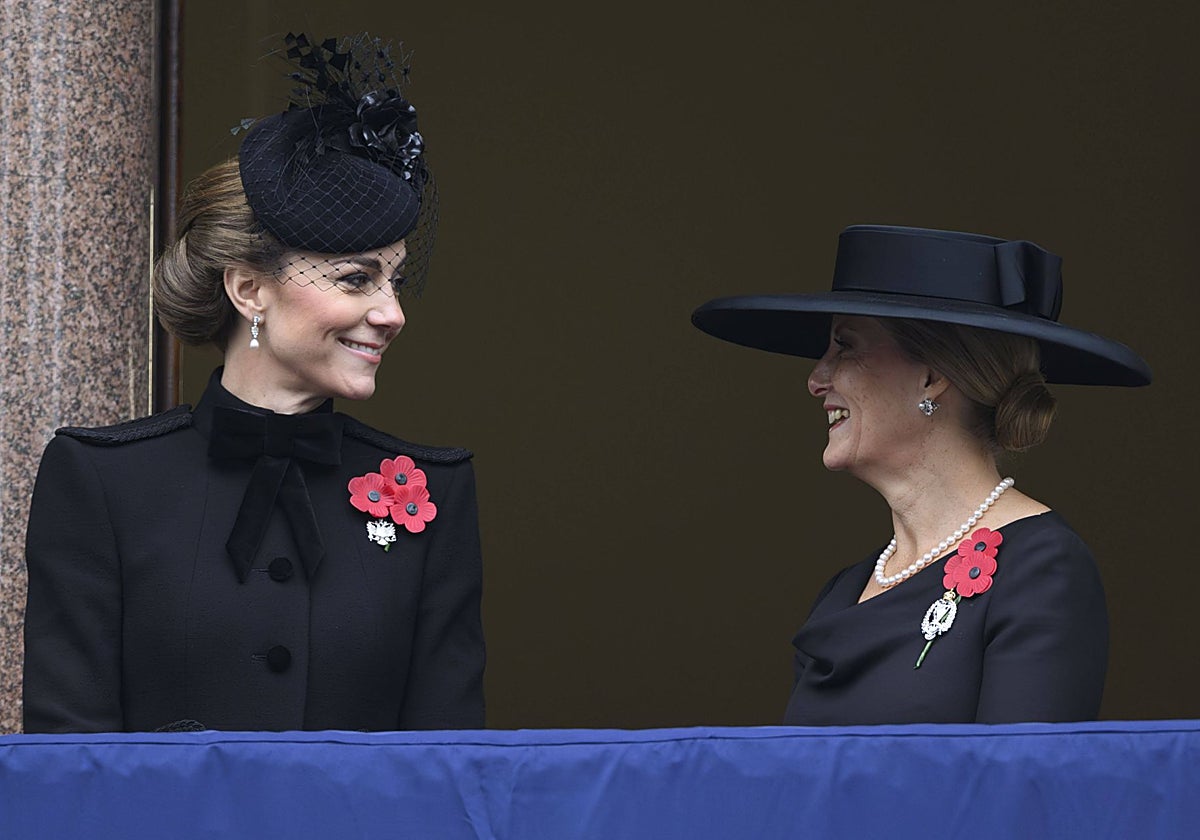 Sofía de Edimburgo, el gran apoyo de Kate Middleton, en el balcón de un Domingo del Recuerdo sin la Reina Camila