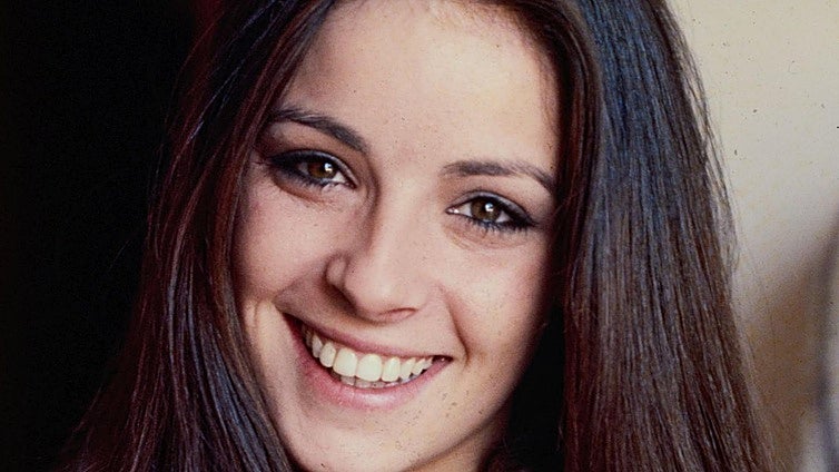 La vida de Amparo Muñoz, la única española que ganó Miss Universo: de caer en las drogas al tumor cerebral que acabó con ella