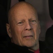 La tierna reaparición de Bruce Willis dos años después de retirarse por su estado de salud