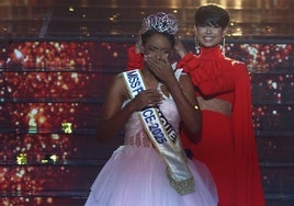 Francia elige a su miss más mayor, la primera de la isla caribeña de Martinica