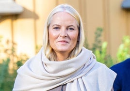 La Princesa Mette-Marit de Noruega se rompe en lágrimas de emoción por Navidad