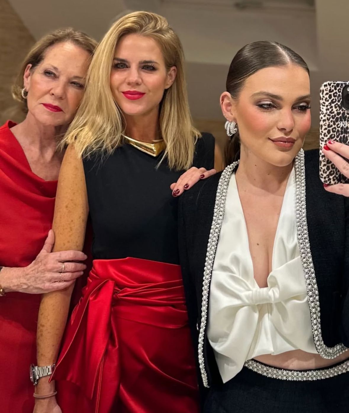 Amelia Bono despidió el año junto a su madre y su hermana, Sofía Bono