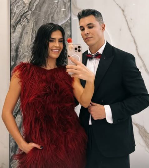 Sofía Suescun y Kiko Jiménez en una instantánea que se tomaron antes de la cena de Nochevieja