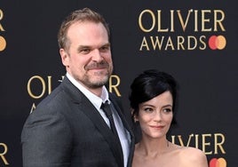 Lily Allen pone fin a su matrimonio con David Harbour tras encontrarle activo en una app de citas