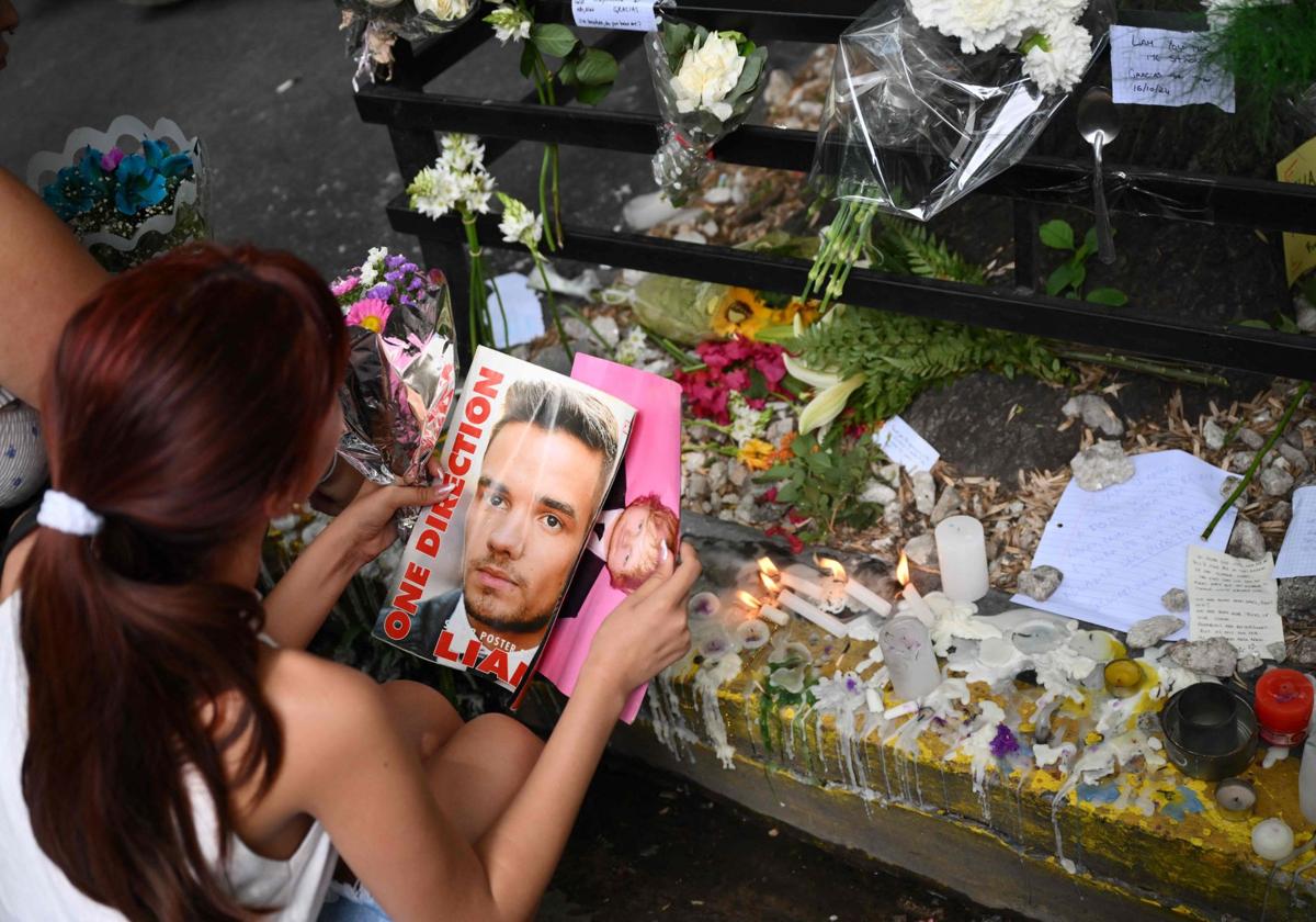 Homenajes a Liam Payne en el lugar donde murió en Buenos Aires