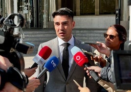 Así es Alfredo Arrién, el abogado que pone contra las cuerdas a Íñigo Errejón, Rodolfo Sancho y Nacho Cano