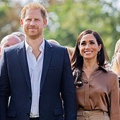 El enfrentamiento entre los Duques de Sussex y la prensa escribe otro capítulo: un juicio y las críticas de exempleados