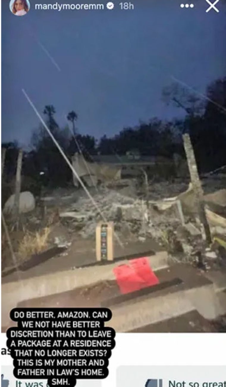 Mandy Moore explota contra Amazon por dejar un paquete en la puerta de la casa de sus suegros arrasada en los incendios