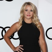 La actriz Emily Osment se divorcia de su marido cinco meses después de casarse