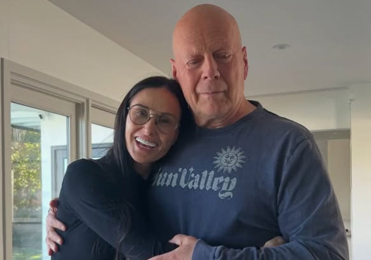 Demi Moore y Bruce Willis, en una imagen de las redes sociales de la actriz.