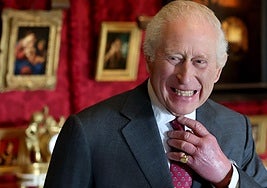 Carlos III prueba tratamientos alternativos contra el cáncer