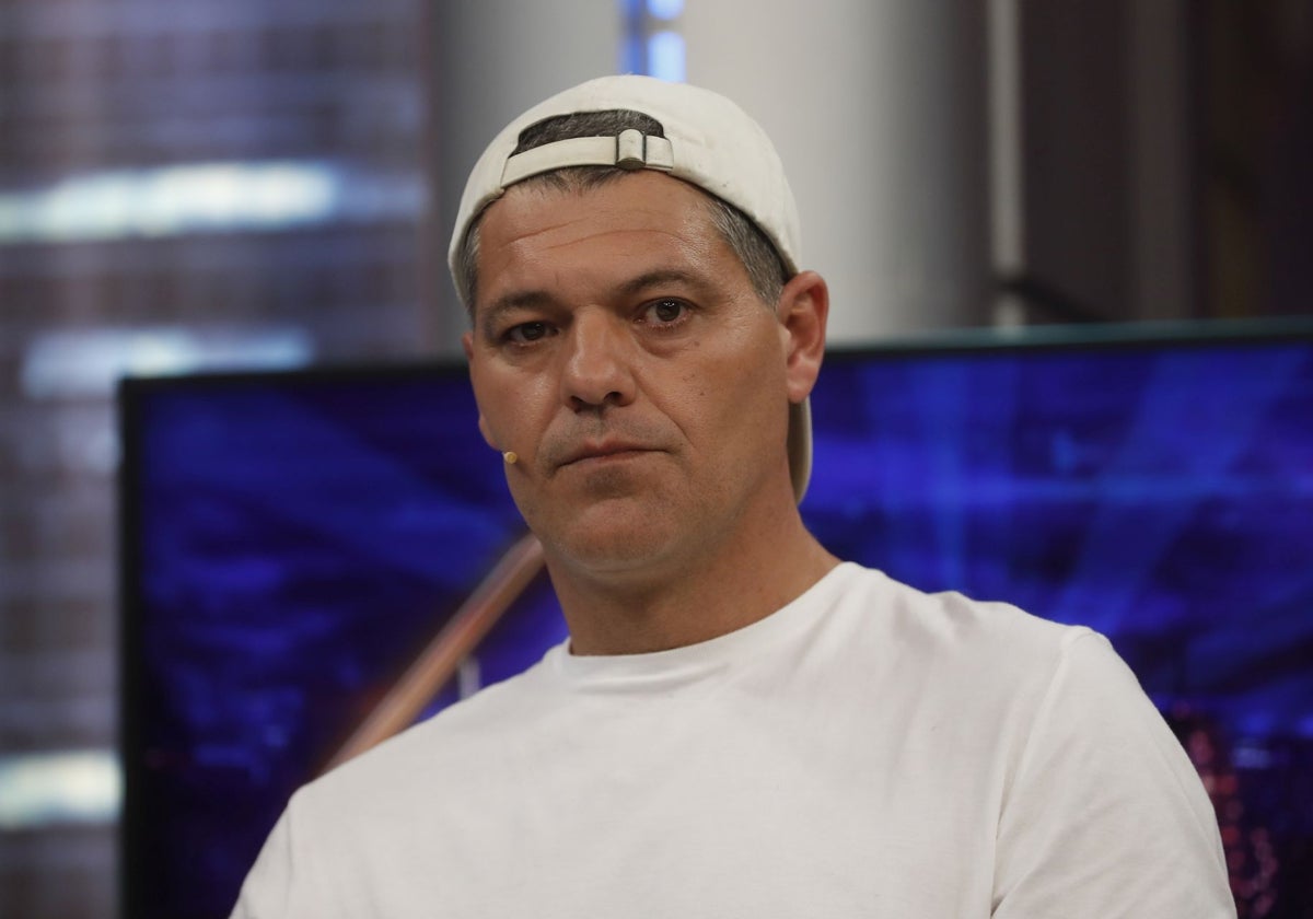 Frank Cuesta, «fuera de riesgo» tras ser ingresado por la mordedura de una cobra venenosa