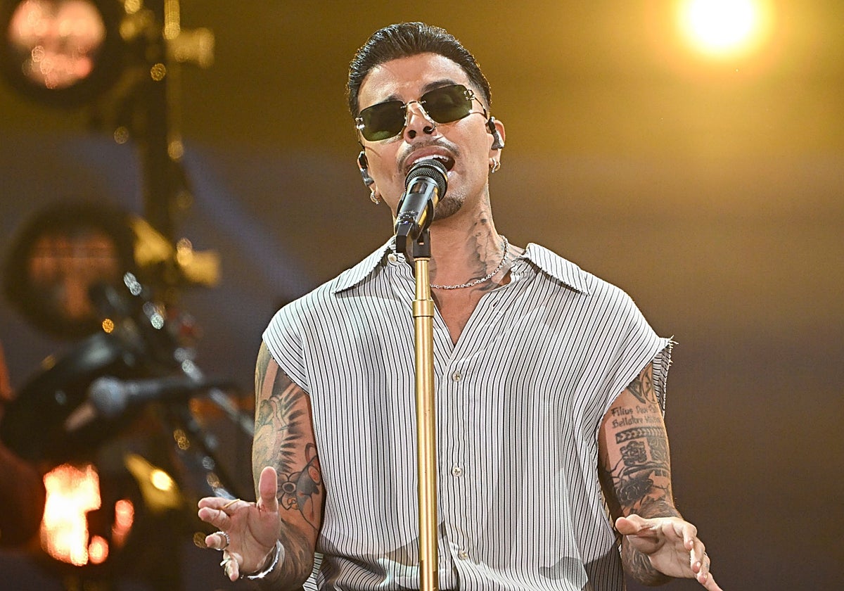 Rauw Alejandro, durante un concierto de su gira Cosa Nuestra.