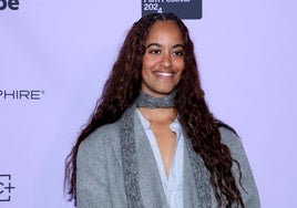 Malia Obama arrasa en redes con un anuncio viral de zapatillas