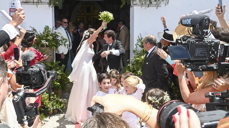 Todo sobre la boda de Patricia Cadaval, hija de César de los Morancos: su marido, el vestido, los 400 invitados... y la Polinesia