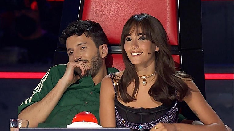 Sebastian Yatra y Aitana durante las grabaciones de 'La Voz Kids'