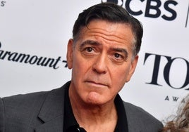 La noche en la que George Clooney volvió a lucir orgulloso sus canas