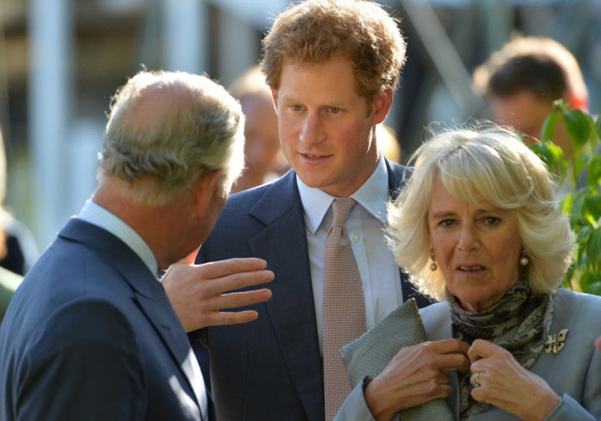 La Reina Camila, el otro daño colateral del conflicto abierto entre Carlos  III y el Príncipe Harry