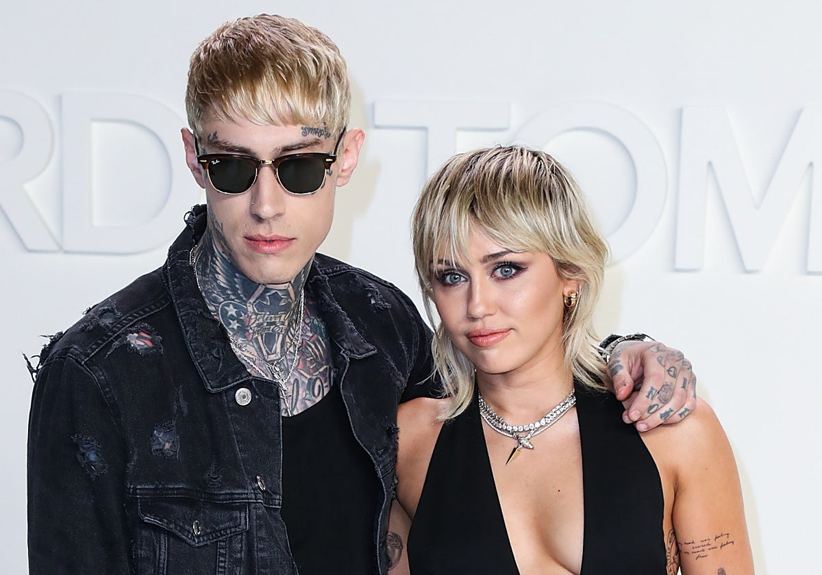 Trace y Miley Cyrus, en una imagen de 2020