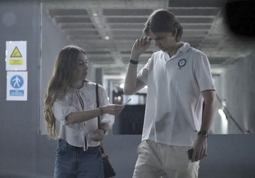 Miguel Urdangarin y su novia, Olympia Beracasa, juntos en el hospital