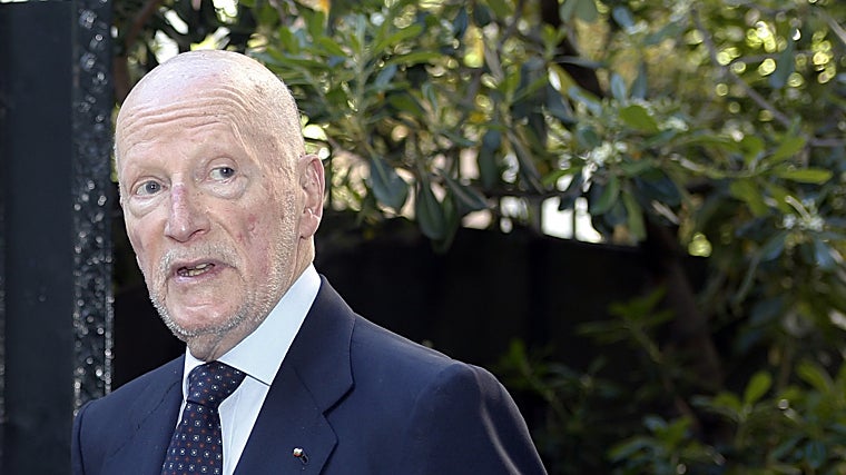 Así es el palacio que Simeón de Bulgaria ha puesto a la venta: 10.000 metros cuadrados, manantiales termales y despacho original del zar