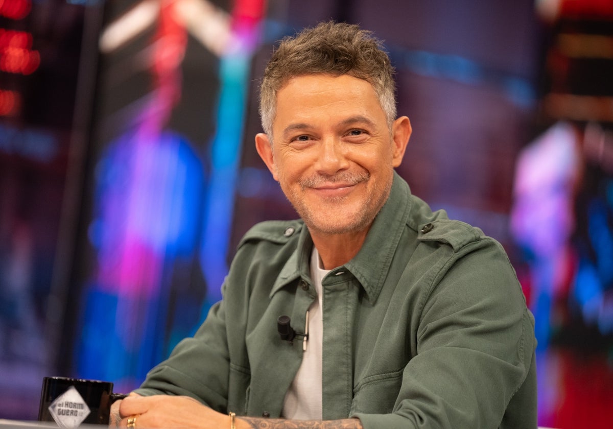 Sale a la luz el testimonio de otra fan de Alejandro Sanz: «Soy una de las niñas con las que ha establecido cercanía»