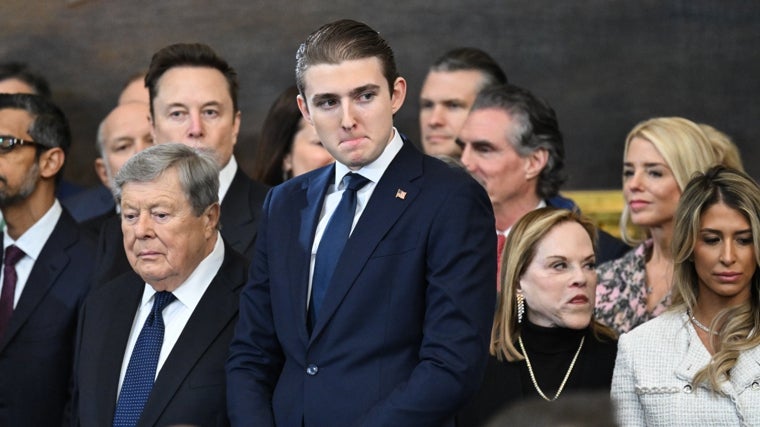 Barron Trump, el hijo menor de Donald Trump, se hace con 40 millones con las criptomonedas a sus 19 años