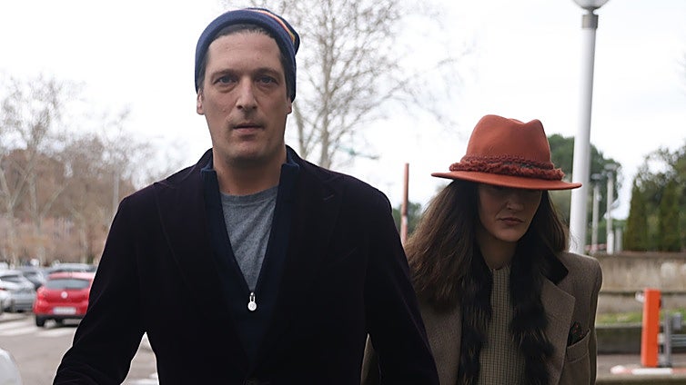 Luis Medina reaparece junto a Naty Abascal y Clara Caruana en un evento benéfico