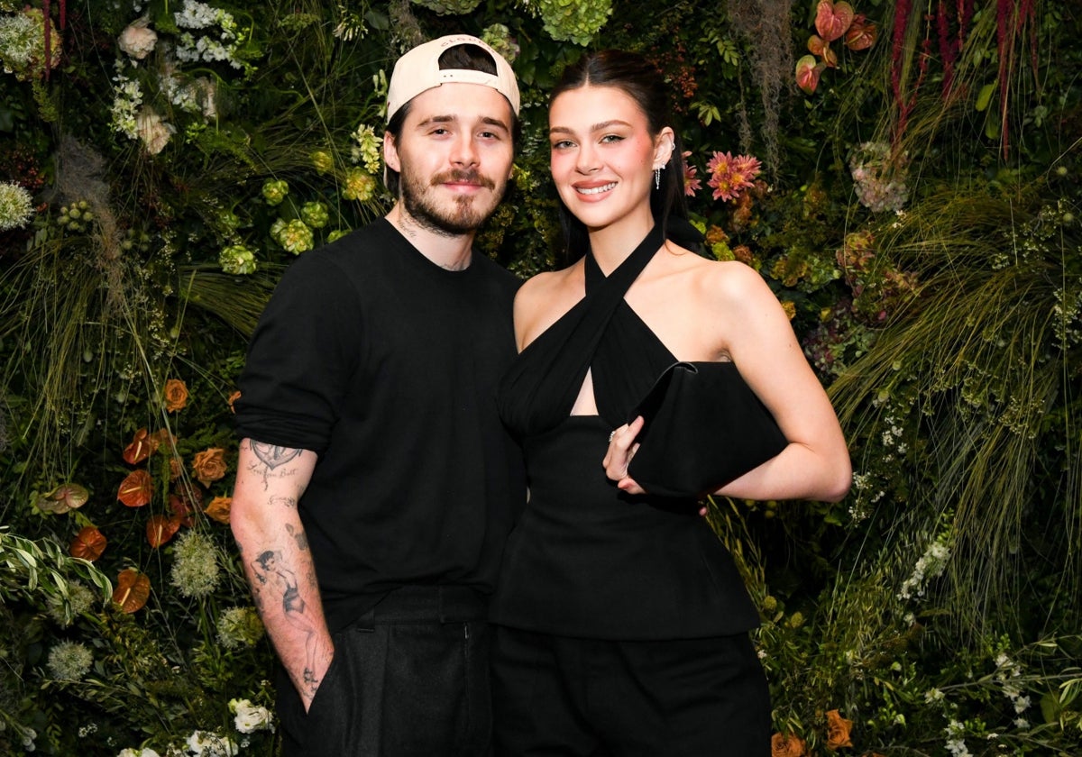 La familia de Nicola Peltz, esposa de Brooklyn Beckham, acusa a David y Victoria de ser «unos tacaños»