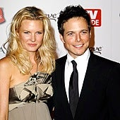 El actor Scott Wolf solicita una orden de alejamiento contra su exesposa dos semanas después de anunciar su separación