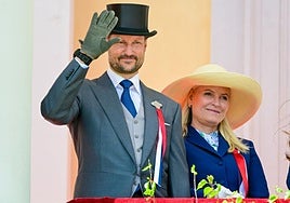 La Casa Real noruega se mete en su búnker tras finalizar la investigación sobre el hijo de la Princesa Mette-Marit