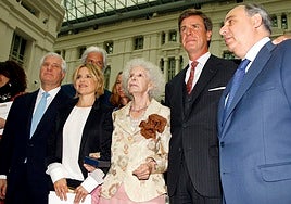 Los secretos de verano de la Casa de Alba: de las playas de Ibiza a las tertulias literarias en Extremadura