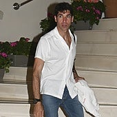 Fran Rivera, en «estado de shock» tras conocer la detención de su hermano Cayetano mientras Eva González guarda silencio