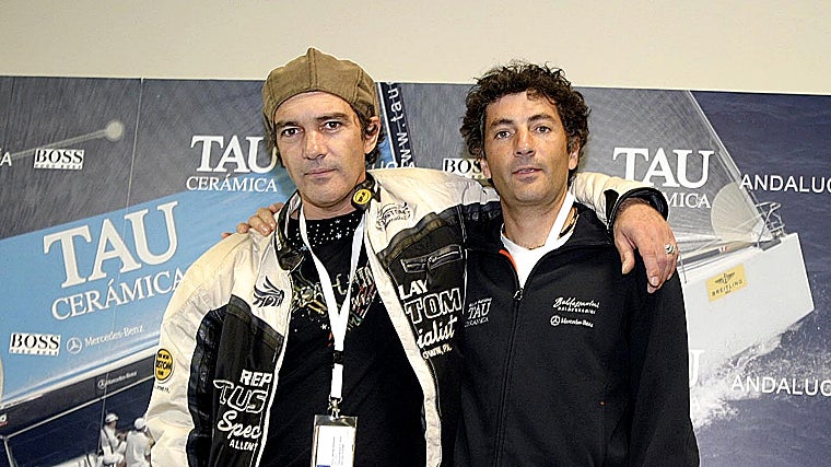 Así es Javier, el desconocido hermano de Antonio Banderas: empresario y regatista