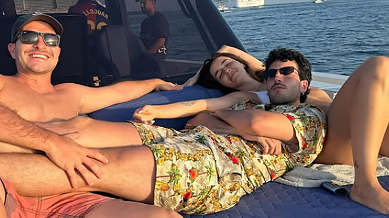 Lola Índigo y Yatra en Ibiza