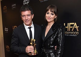 El vínculo inquebrantable entre Dakota Johnson y Antonio Banderas: «Cambió nuestras vidas para siempre»