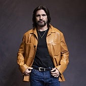 Juanes: «Fuimos una familia feliz hasta que mi hermana cayó en coma»