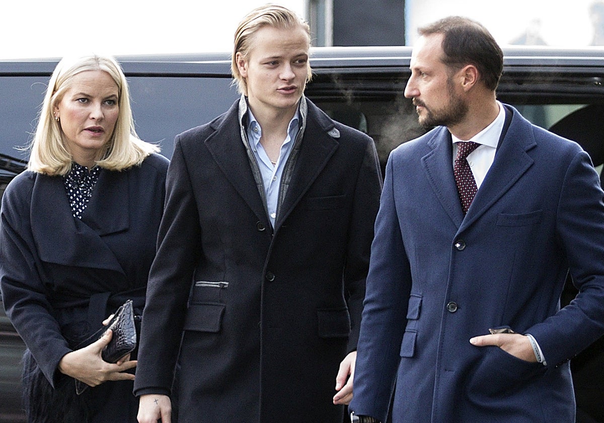 La Princesa Mette-Marit, Marius Borg y Haakon de Noruega, en una imagen reciente.
