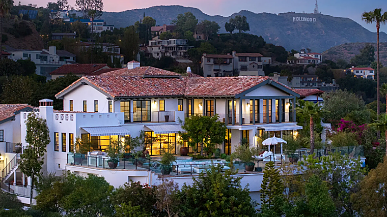 Brad Pitt compra una mansión de 12 millones de dólares en Hollywood tras vender la casa donde sufrió un robo