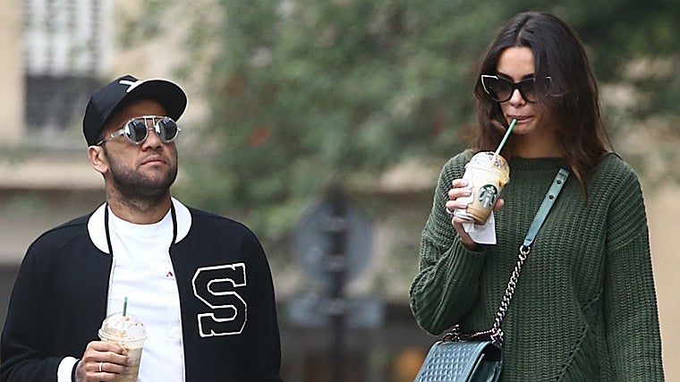 Explota la guerra entre las mujeres de Dani Alves: de la defensa de Joana a los reproches de Dinorah