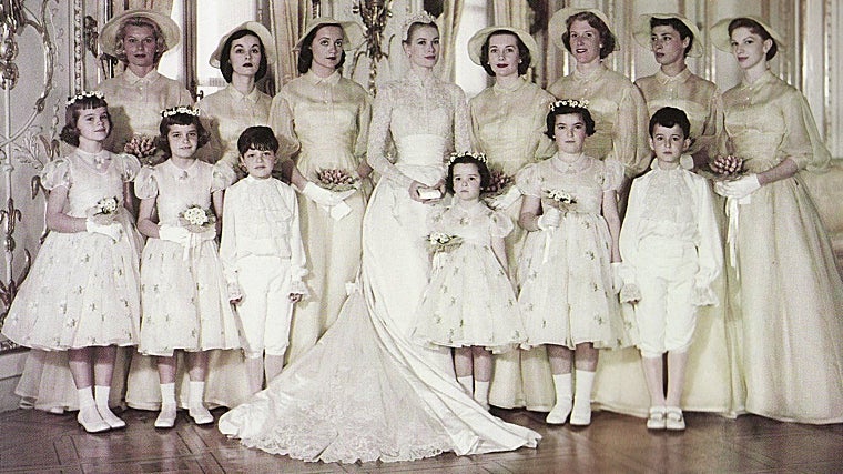 Grace Kelly con sus damas de honor en el día de su boda