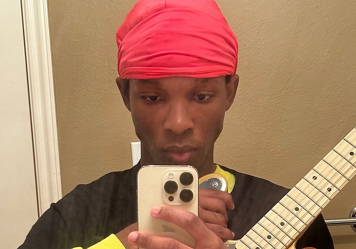 Aparece un cadáver en el maletero del cantante D4vd